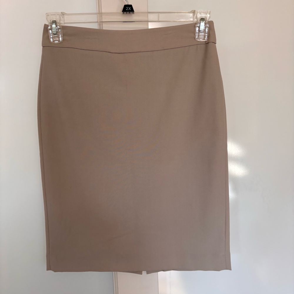 Calvin‎ Klein Invisible Fit Solutions Pencil Skit Size 2 Beige